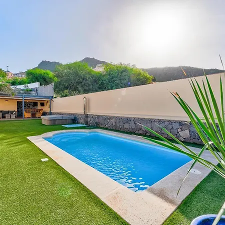 Mandaya By Paramount Holidays אדחה